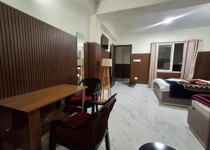 Lho-Men Residency